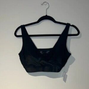 Ardene KGMTL X Move New with Tags High Shine Activewear Sports Bra - L in Black
